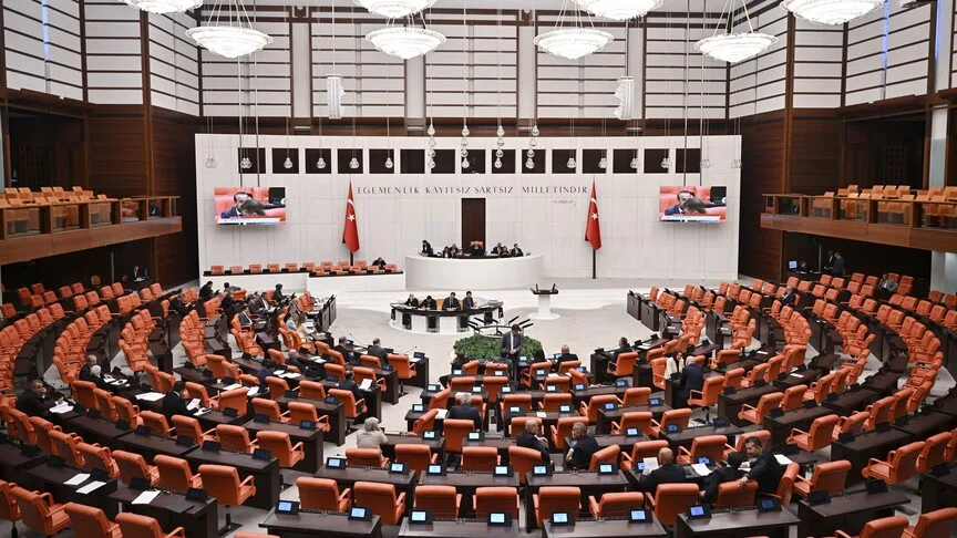 En düşük emekli aylığının artırılmasına ilişkin yasa teklifi TBMM'de görüşüldü