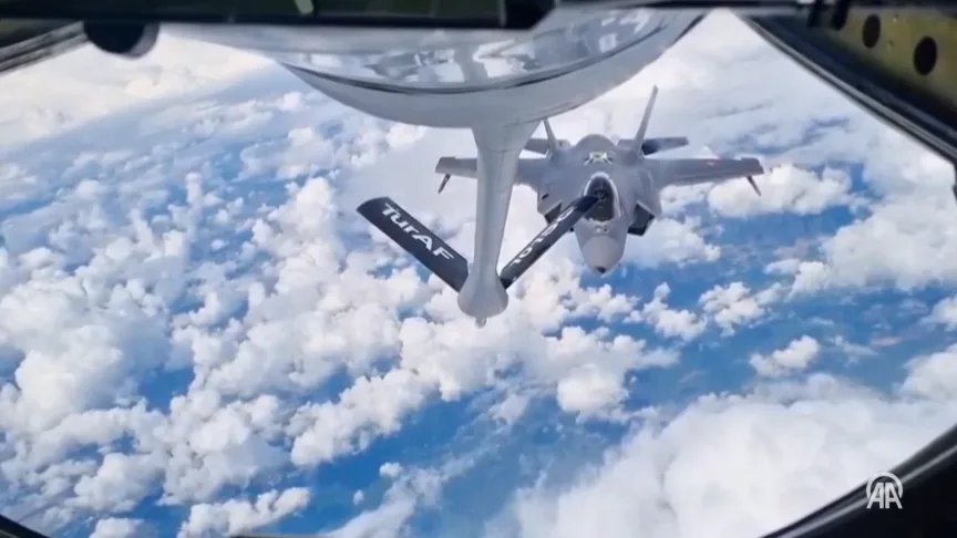 Türk Hava Kuvvetlerinden Danimarka'ya Ait F-35 Uçağına Havada Yakıt İkmali
