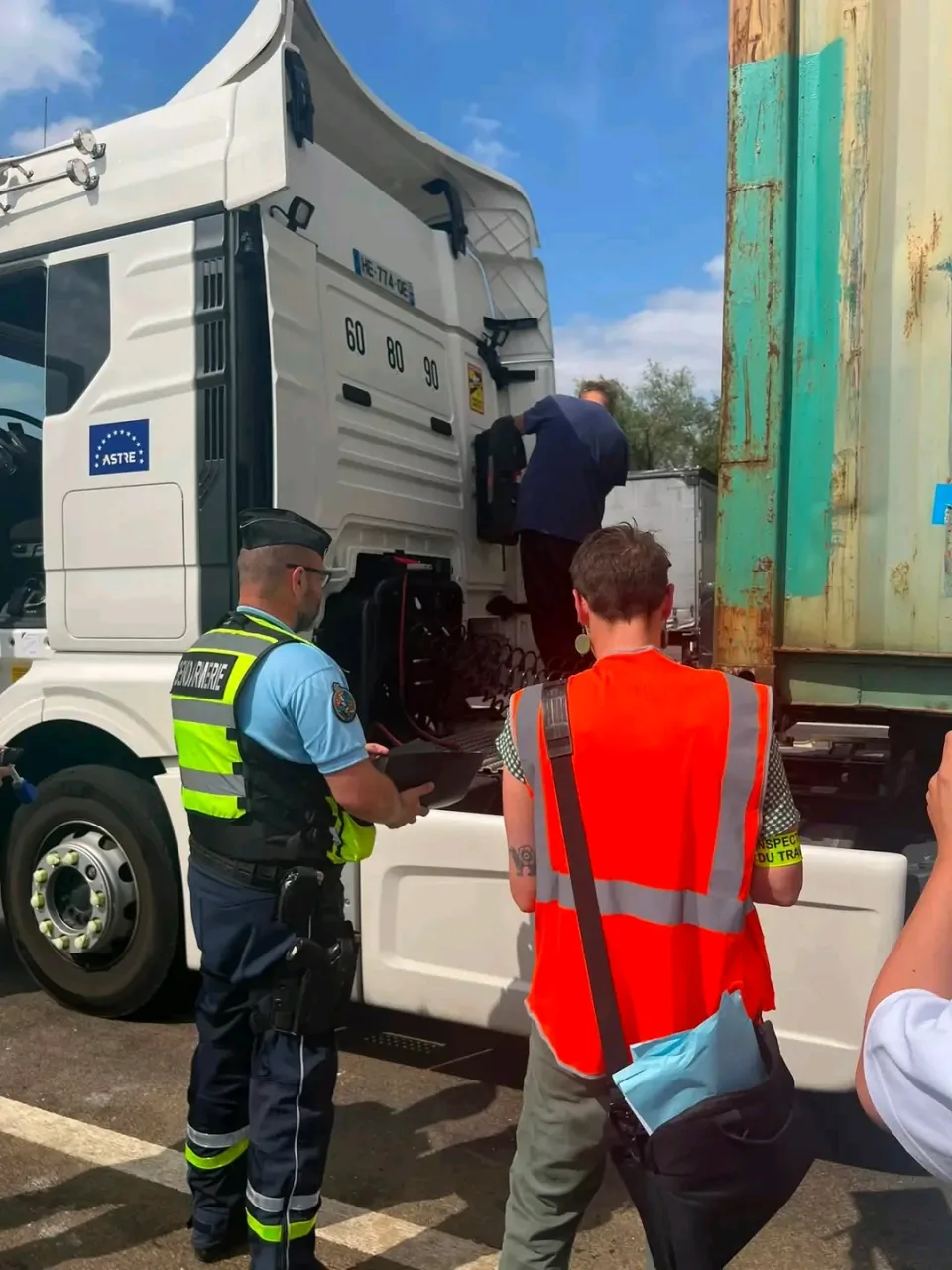 Velika akcija na autoputu A13 u Francuskoj: masovna kontrola saobraćaja.