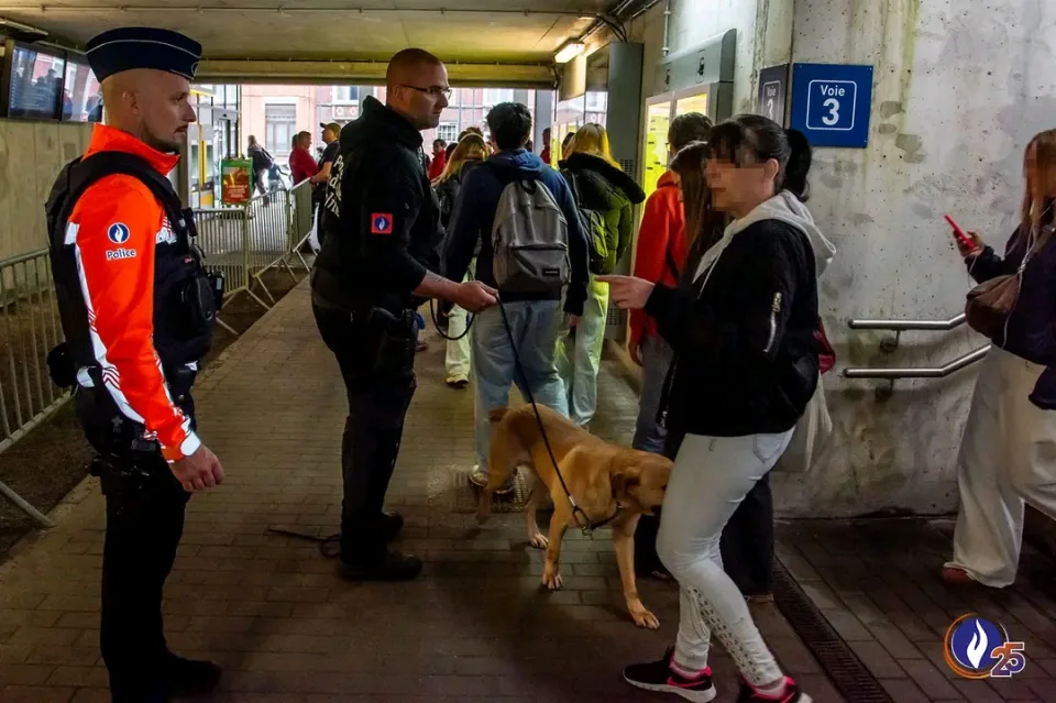 Al amanecer, la policía federal preparó un dispositivo de seguridad especial.