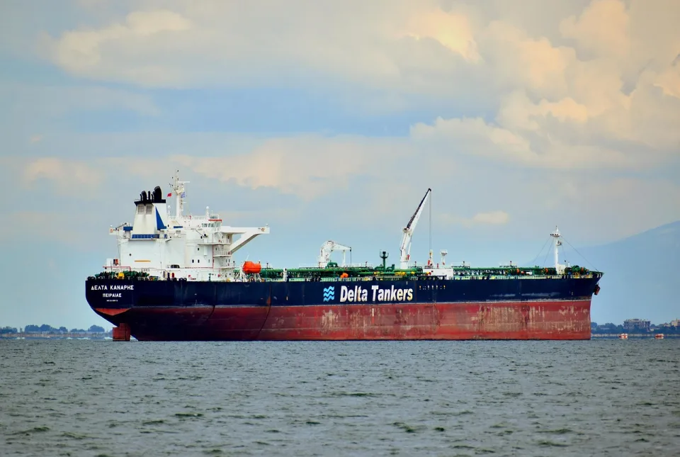 Europa menține rata dobânzii din cauza incertitudinii și a petrolului scump