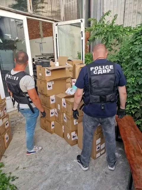 Policja w Bułgarii przejęła ponad pięćdziesiąt tysięcy nielegalnych e-papierosów