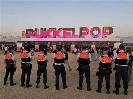 El fin de semana, la policía de Bruselas patrulló varios festivales musicales.