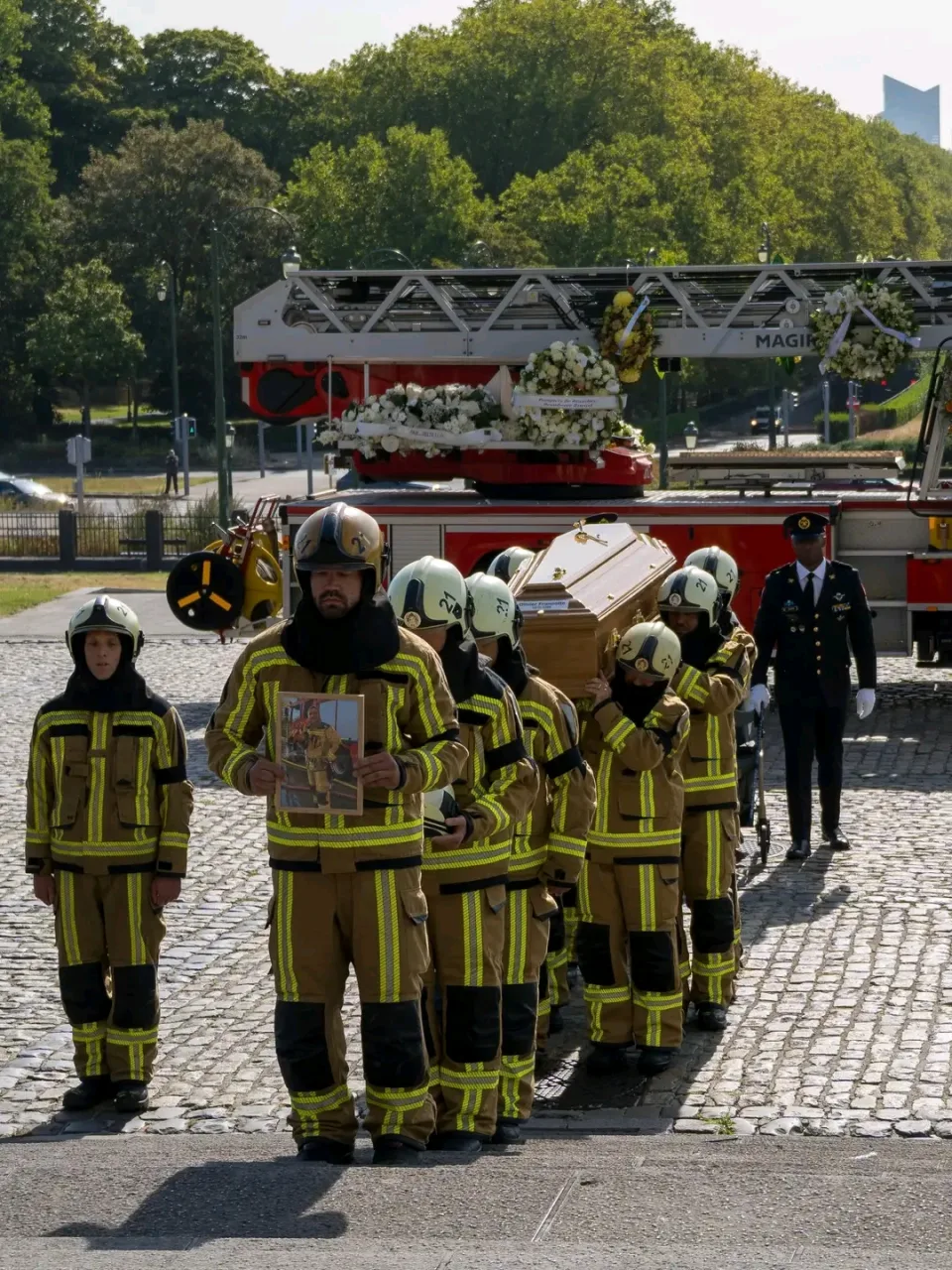 Madalja za hrabrost dodijeljena obitelji preminulog vatrogasca u središtu Bruxellesa