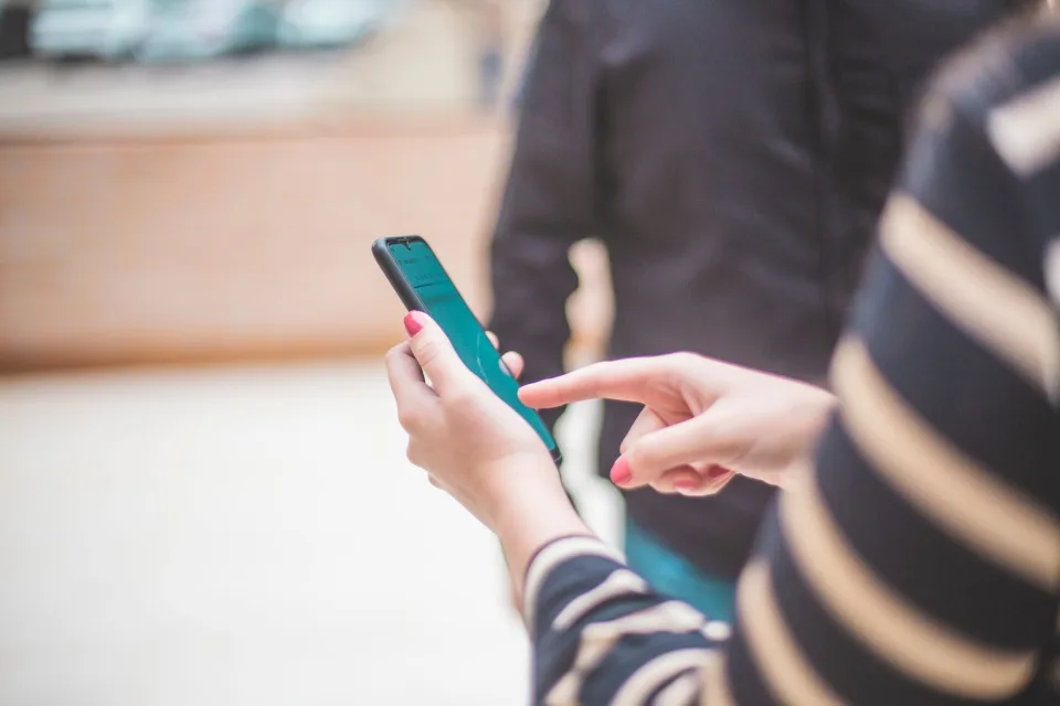 Les revenus des services mobiles reculent pour la première fois en cinq ans en Belgique
