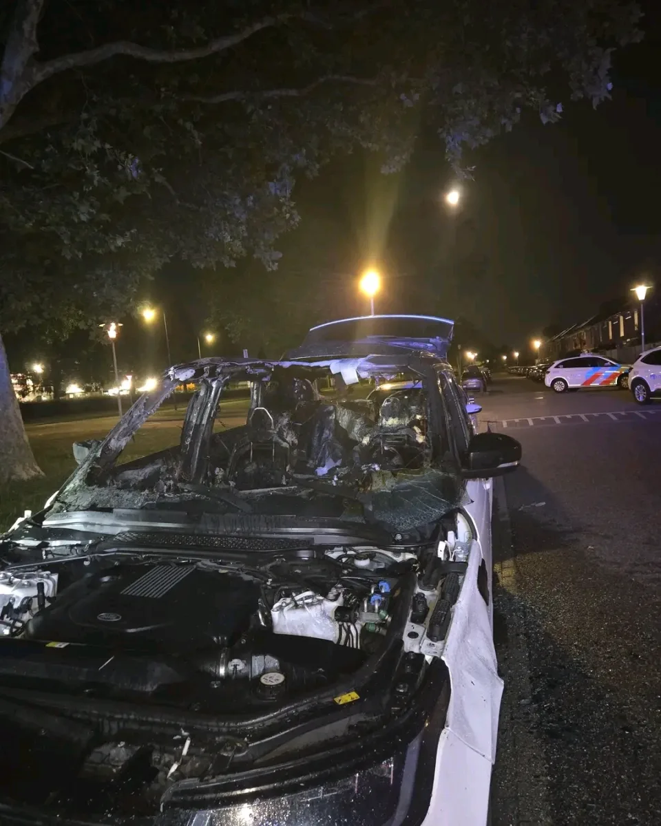 У місті Гелмонд сталася пожежа автомобіля, поліція розслідує підпал