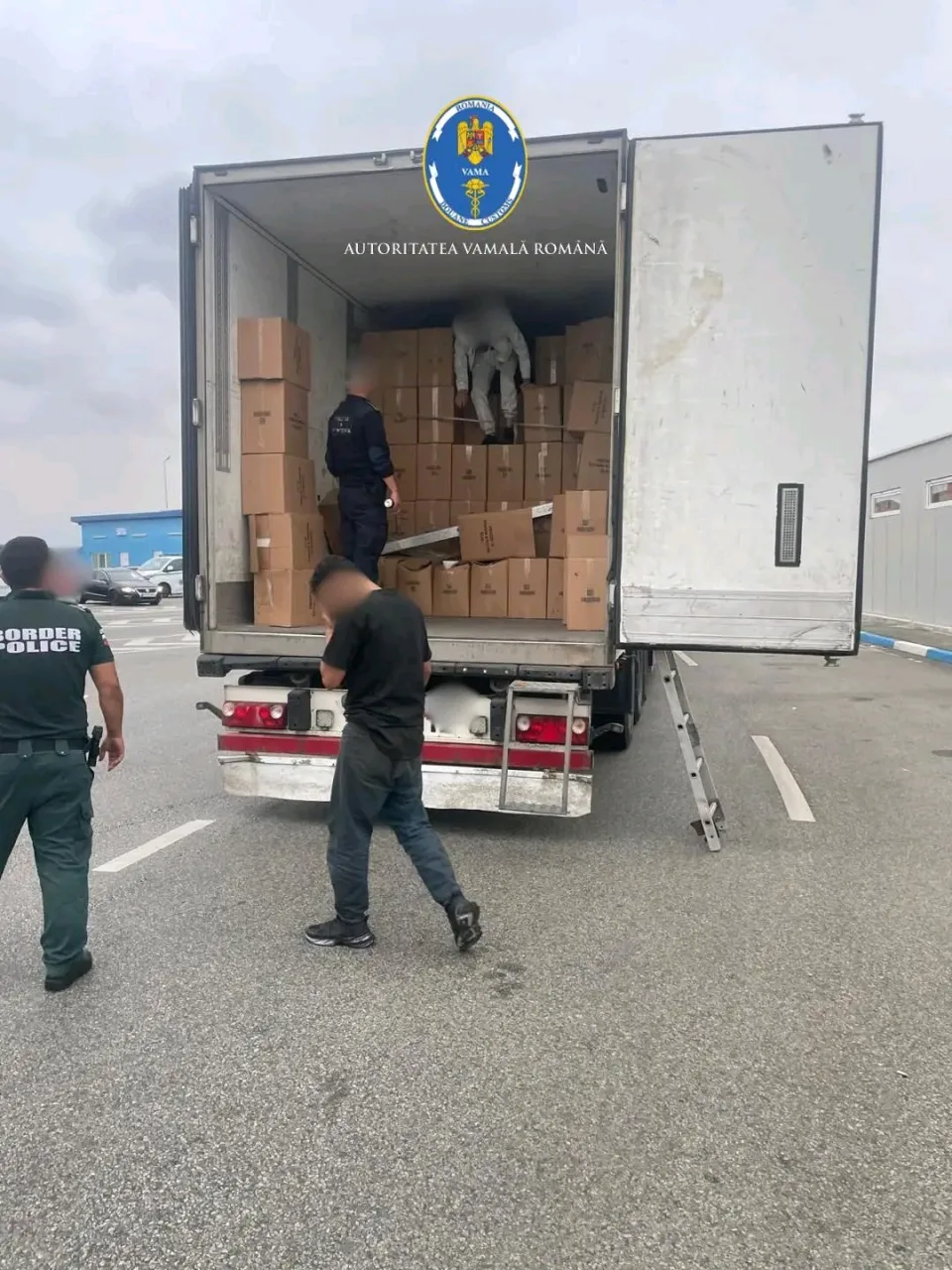 Eran las siete y media cuando comenzó el operativo policial conjunto.