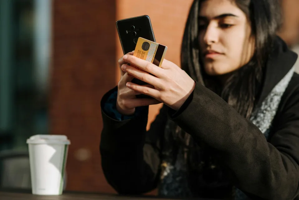 Duitsland blijft trouw aan briefjes en munten, ook al groeit digitale betaling wereldwijd stevig door.