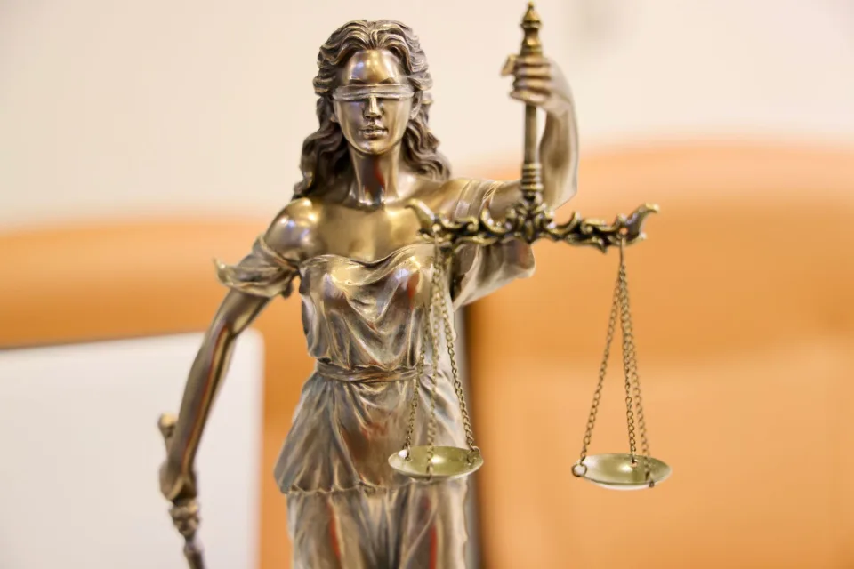 ベルギーの家族裁判所で多文化性が軽視され、社会的な波紋が広がる