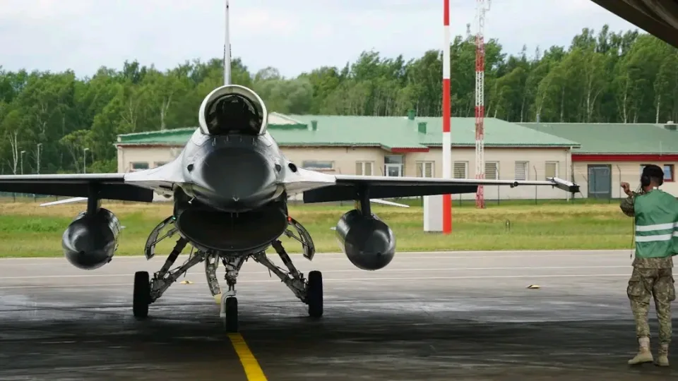 Două avioane F șaisprezece românești participă la exercițiul Ramstein Flag