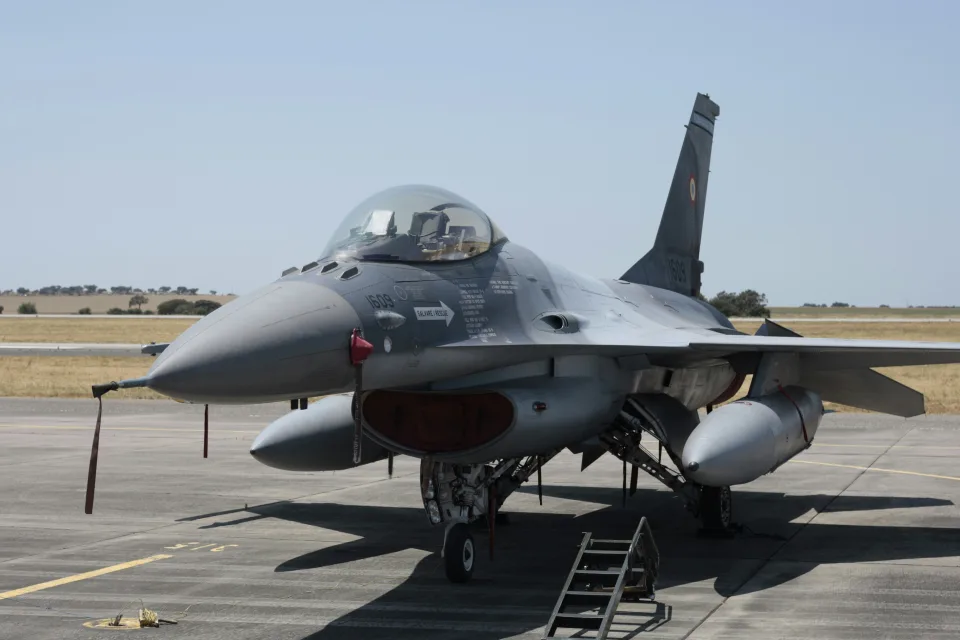 Belçika'nın Ukrayna'ya vaat ettiği F-16 uçakları neden hâlâ teslim edilmedi