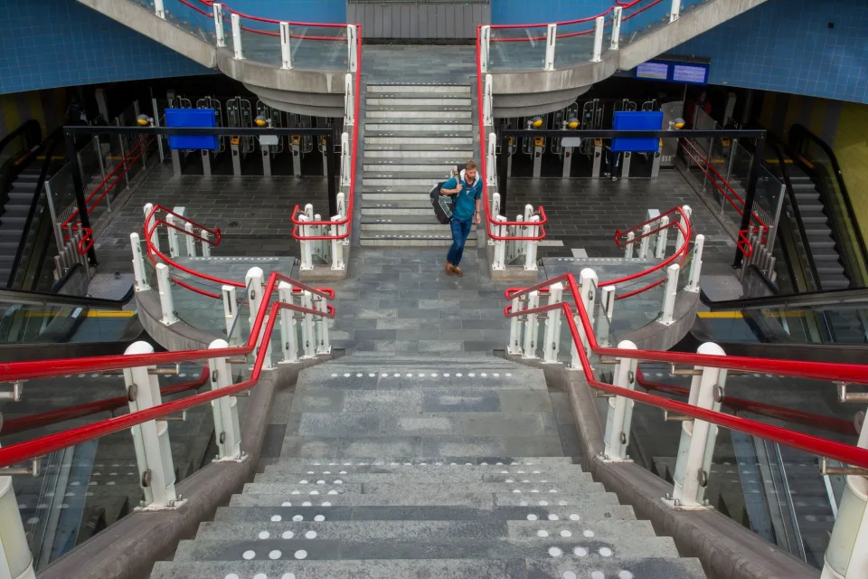 Hollanda hükümeti Rotterdam metro genişlemesine ayrılan 270 milyon euroyu kesti