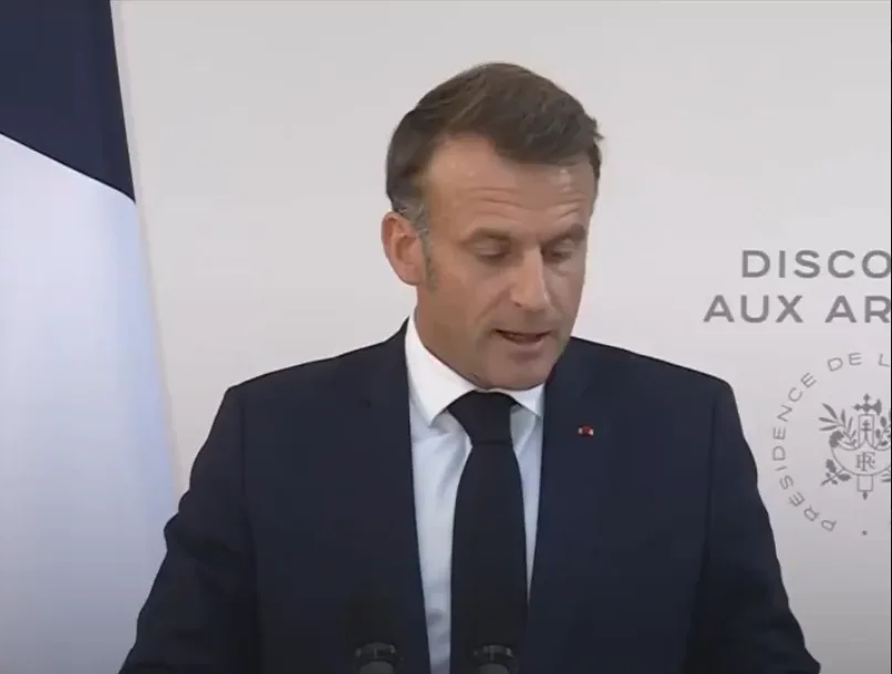 Fransa'da Macron, valilerin bazı gösterileri yasaklayabileceğini duyurdu