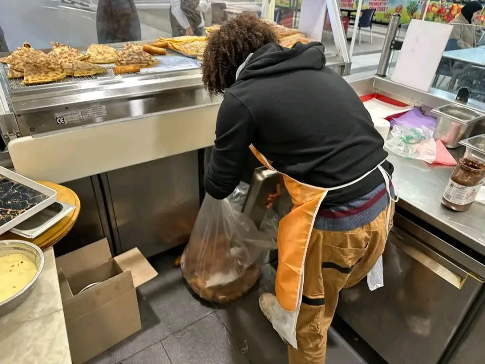 Controlli al mercato Persan: 'Chez Said' chiuso per gravi irregolarità igienico-sanitarie