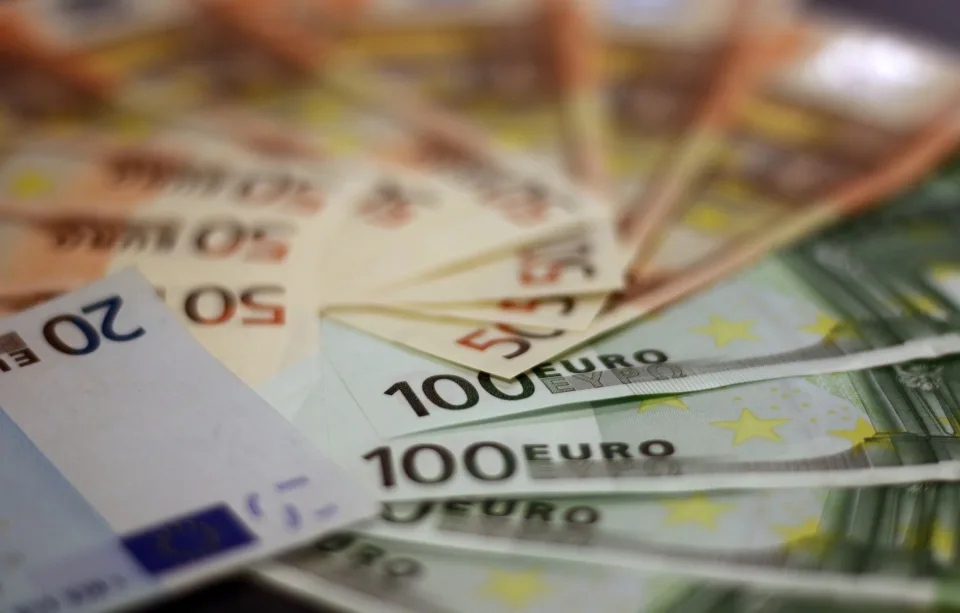 Nieuwe cijfers van Eurostat tonen dat Nederland binnen Europa bij de drie hoogste nettolonen ho...