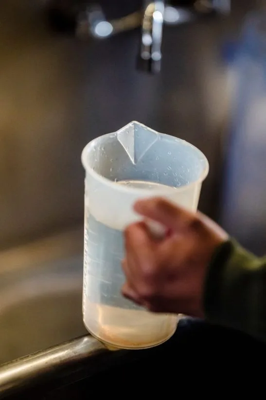 Извънредна опасност: Бактерии в питейната вода застрашават четири общини в Германия