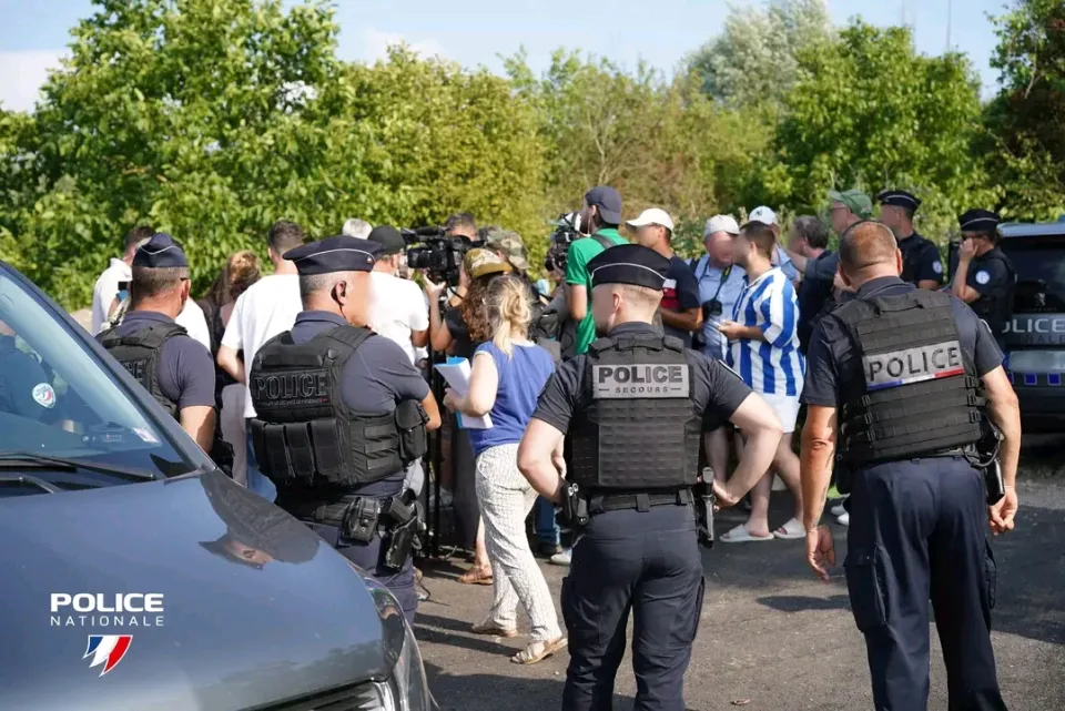 Tragična avionska nesreća u Francuskoj, službe hitno reagovale.