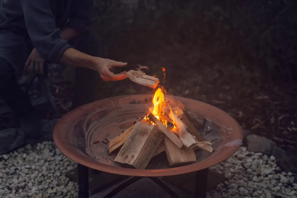 Des scientifiques datent l’utilisation humaine du feu à il y a environ quatre cent mille ans au Royaume-Uni