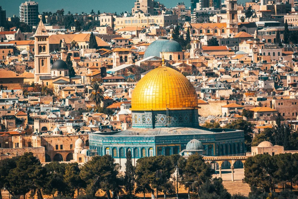 بلجيكا تقر قيوداً اقتصادية وتشريعية جديدة عشية العطلة