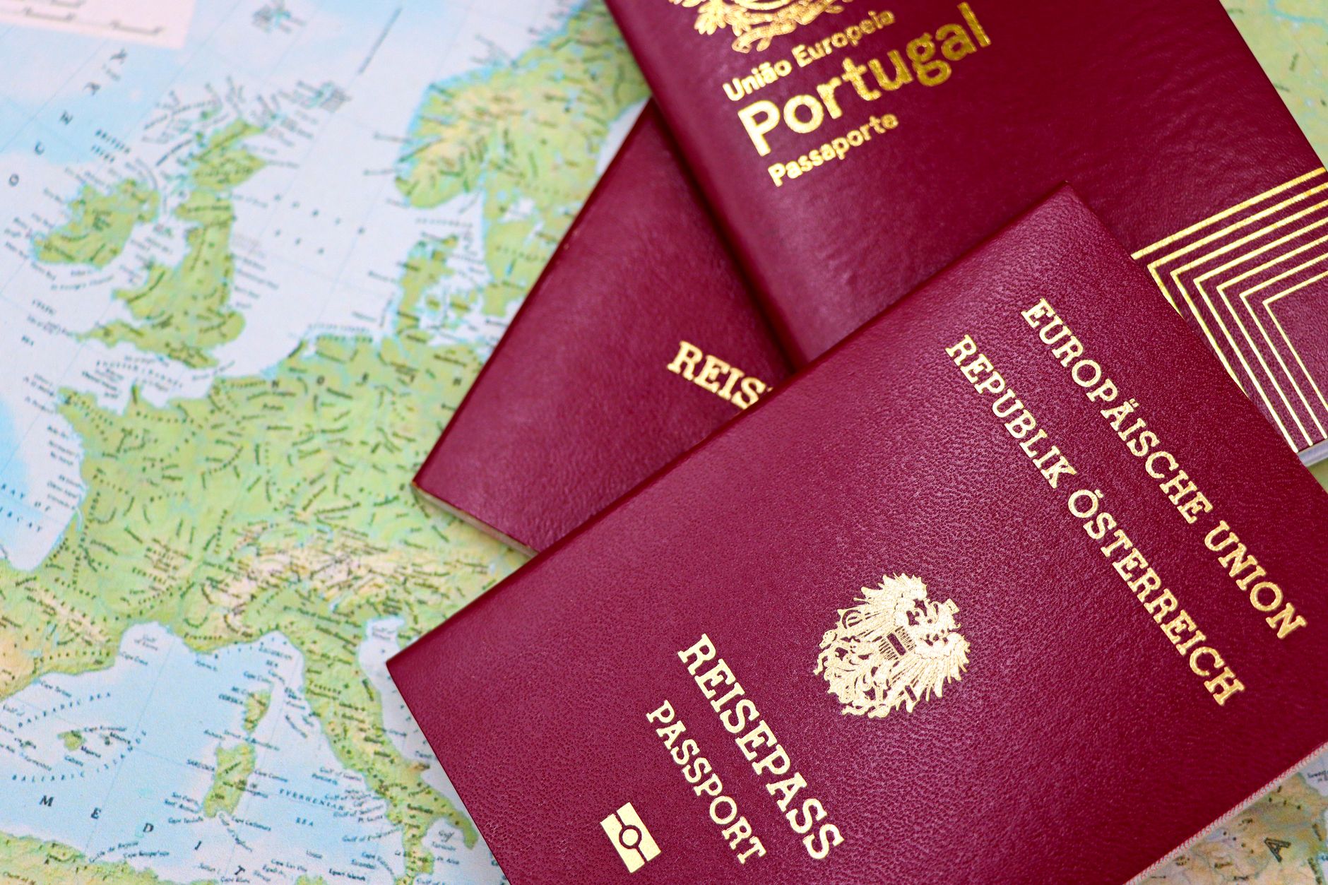 Švedska, Švicarska i Finska vode na globalnom popisu najmoćnijih putovnica za dvije tisuće dvadeset šestu