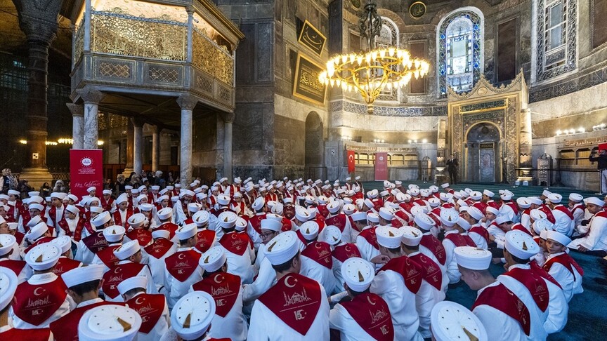 Ayasofya-i Kebir Camii'nde 15 Temmuz şehitleri için 253 hafızla hatim programı