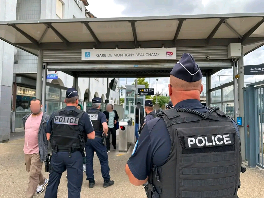 Operazione di polizia per rafforzare la sicurezza nel trasporto pubblico a Val-d'Oise