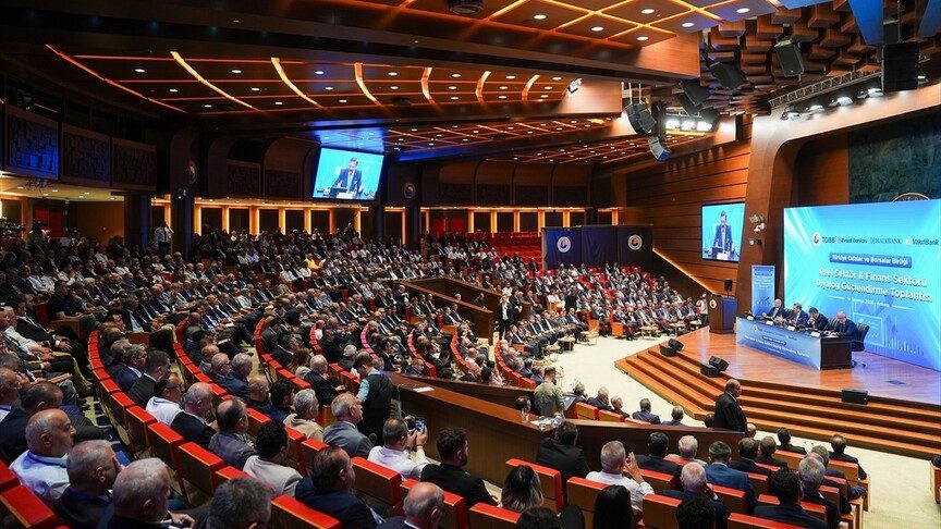 1 Trilyon Liralık Yatırım Paketi Sanayi ve Finans Sektörü Buluşmasında Değerlendirildi