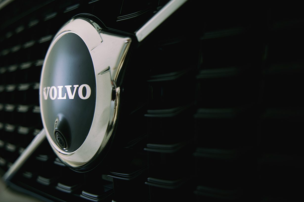 Volvo Cars ikinci çeyrekte beklentilerin altında kaldı, iyileşme umudu sürüyor