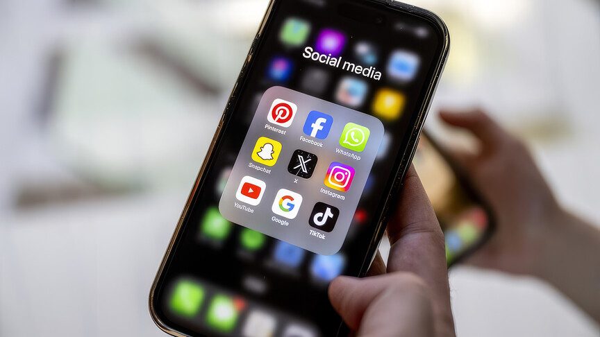 Çekya'da Okullarda Cep Telefonu Kullanımı Yasaklanıyor